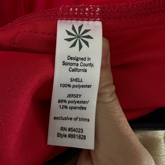 ATHLETA Size X Small Pink Vest Jacket Reflective - Picture 9 of 9